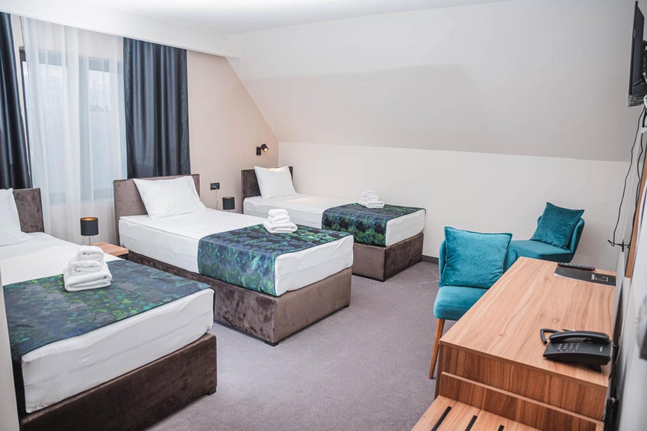 Hotel Aloha Ni Kültér fotó