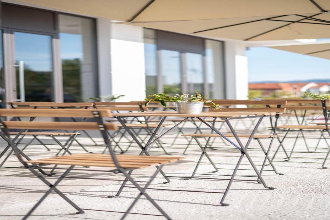 Hotel Aloha Ni Kültér fotó