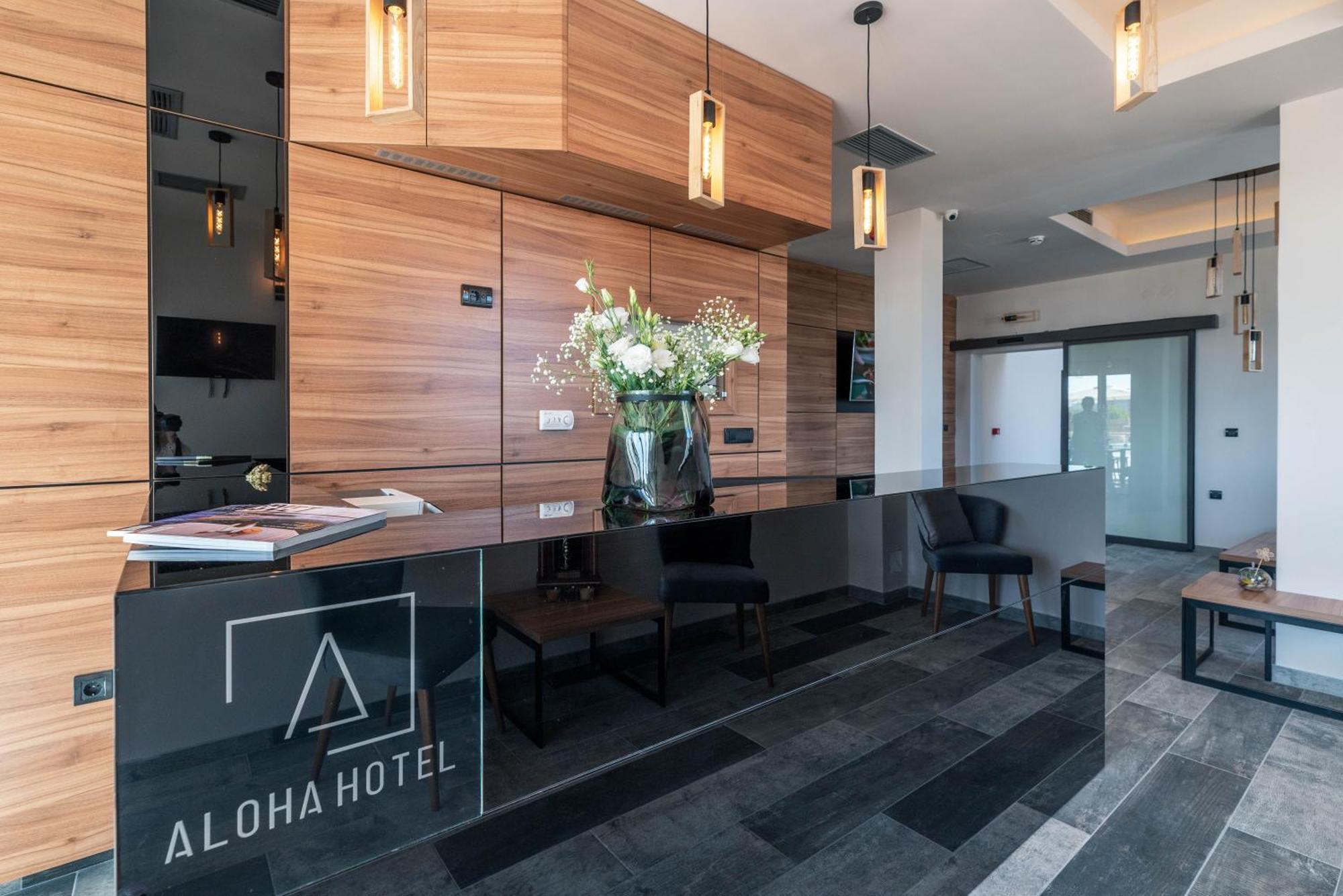 Hotel Aloha Ni Kültér fotó