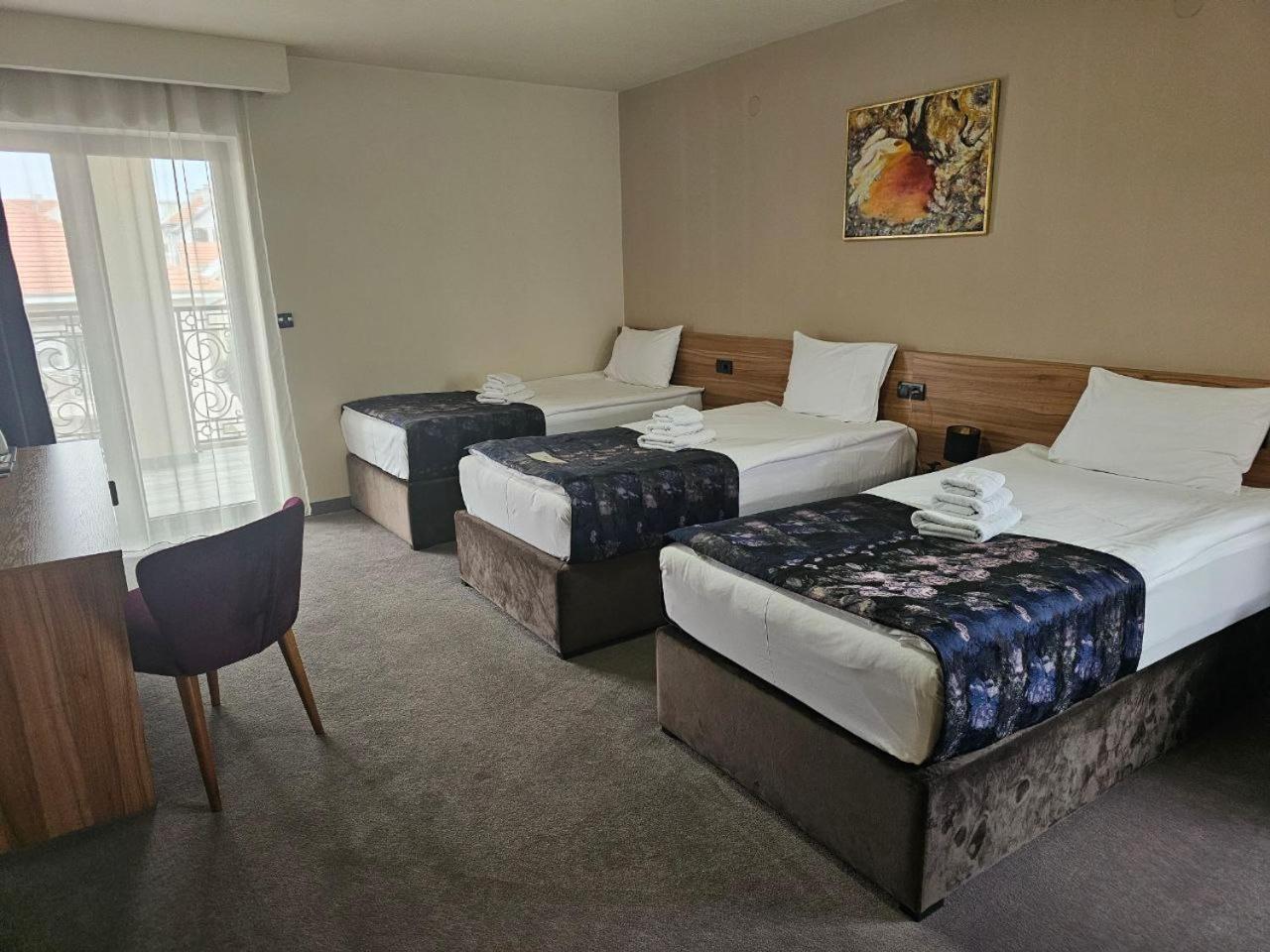 Hotel Aloha Ni Kültér fotó