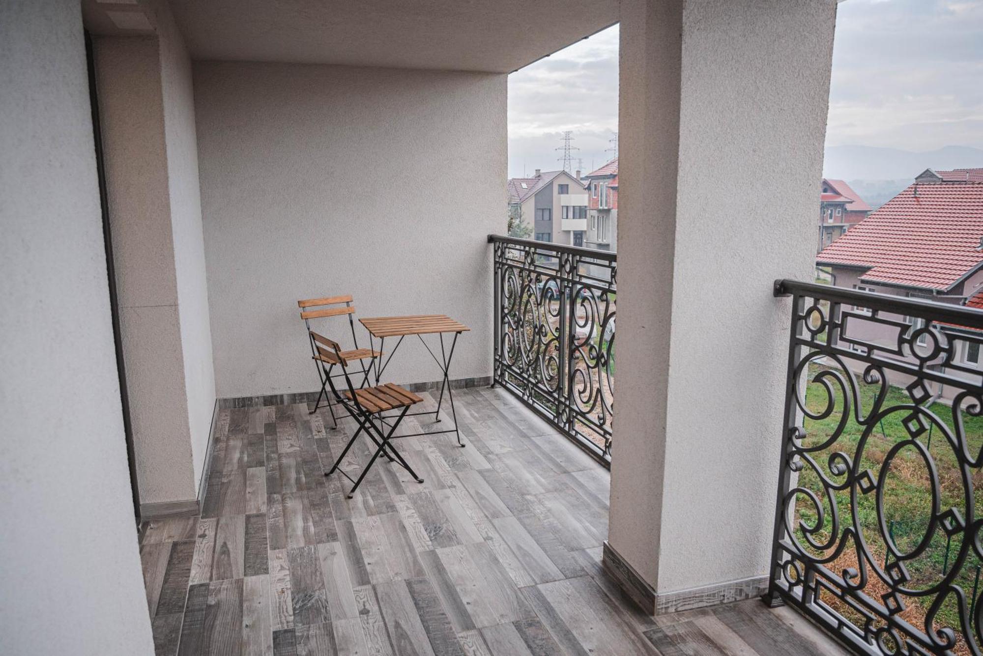 Hotel Aloha Ni Kültér fotó