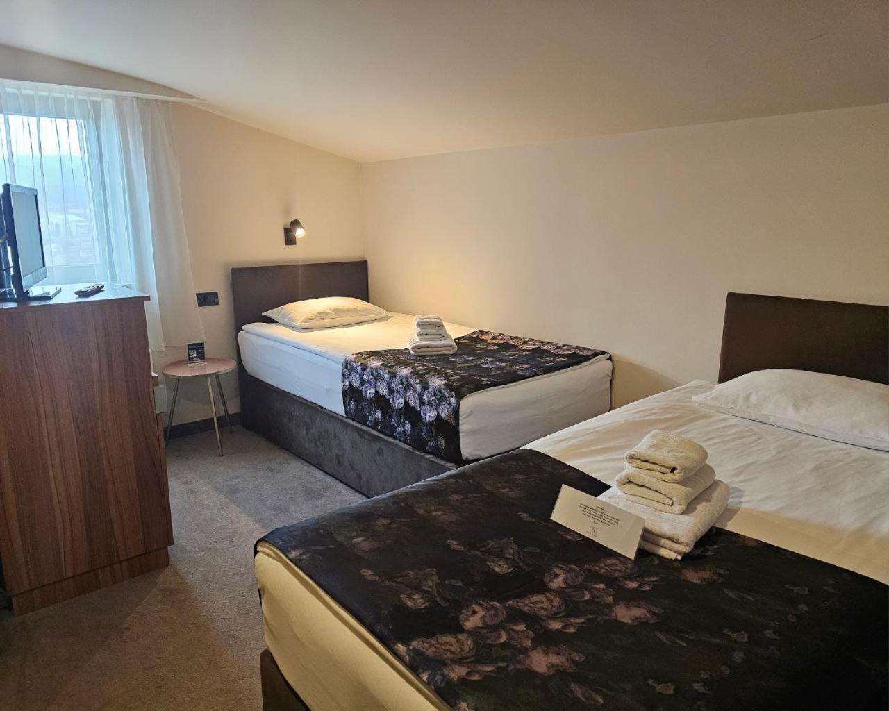Hotel Aloha Ni Kültér fotó