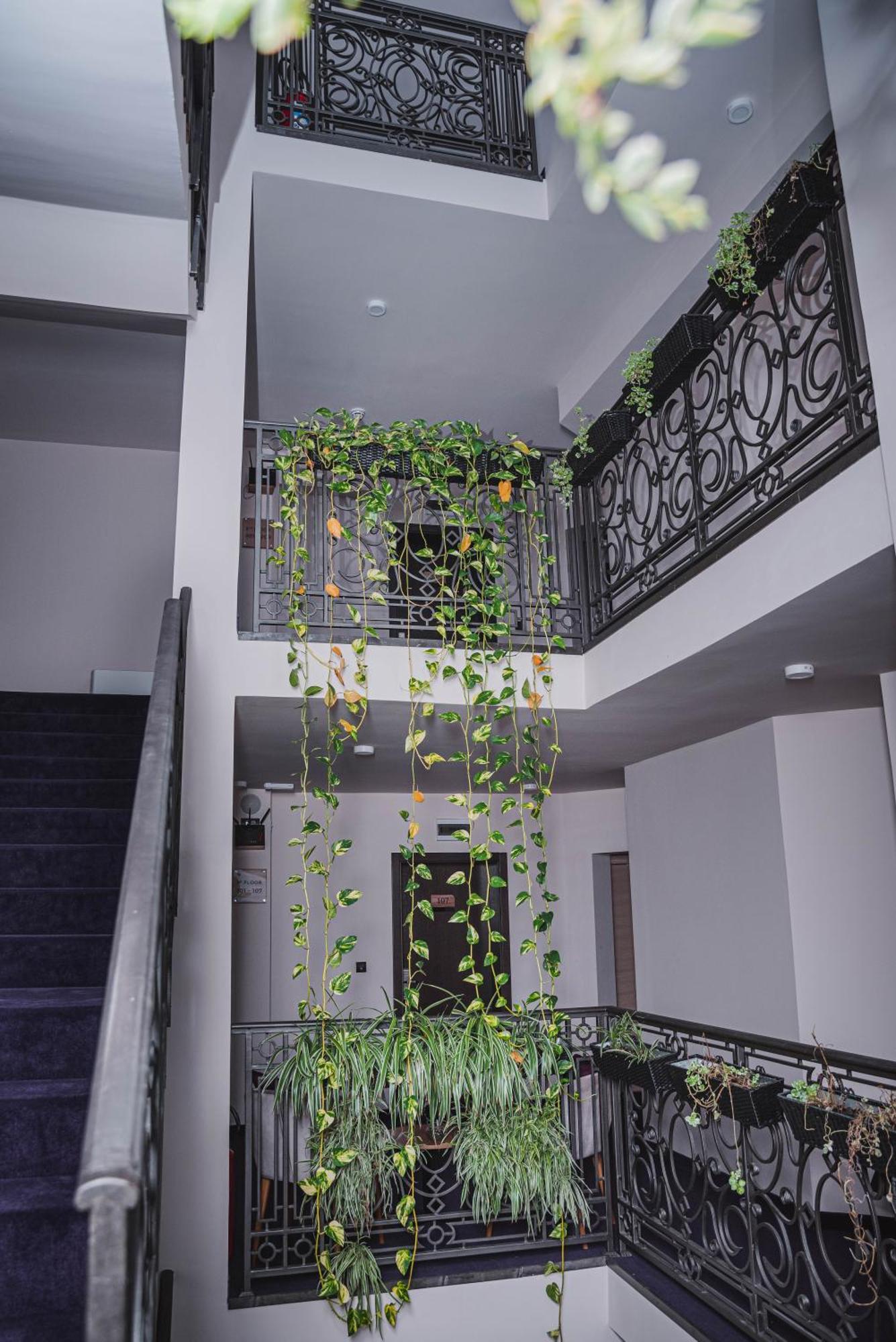 Hotel Aloha Ni Kültér fotó