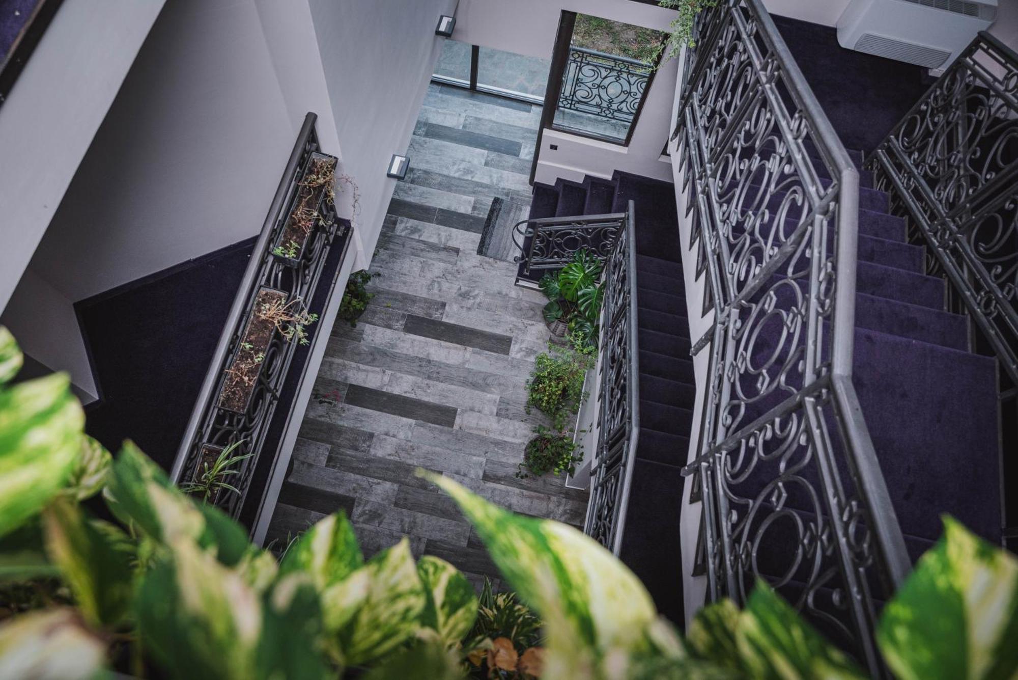 Hotel Aloha Ni Kültér fotó