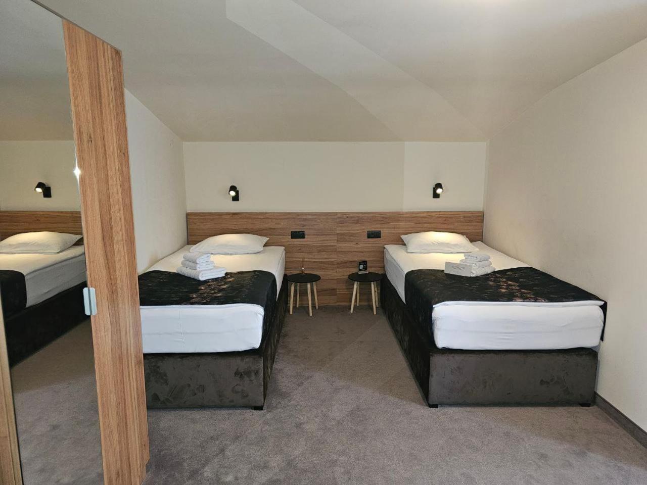 Hotel Aloha Ni Kültér fotó