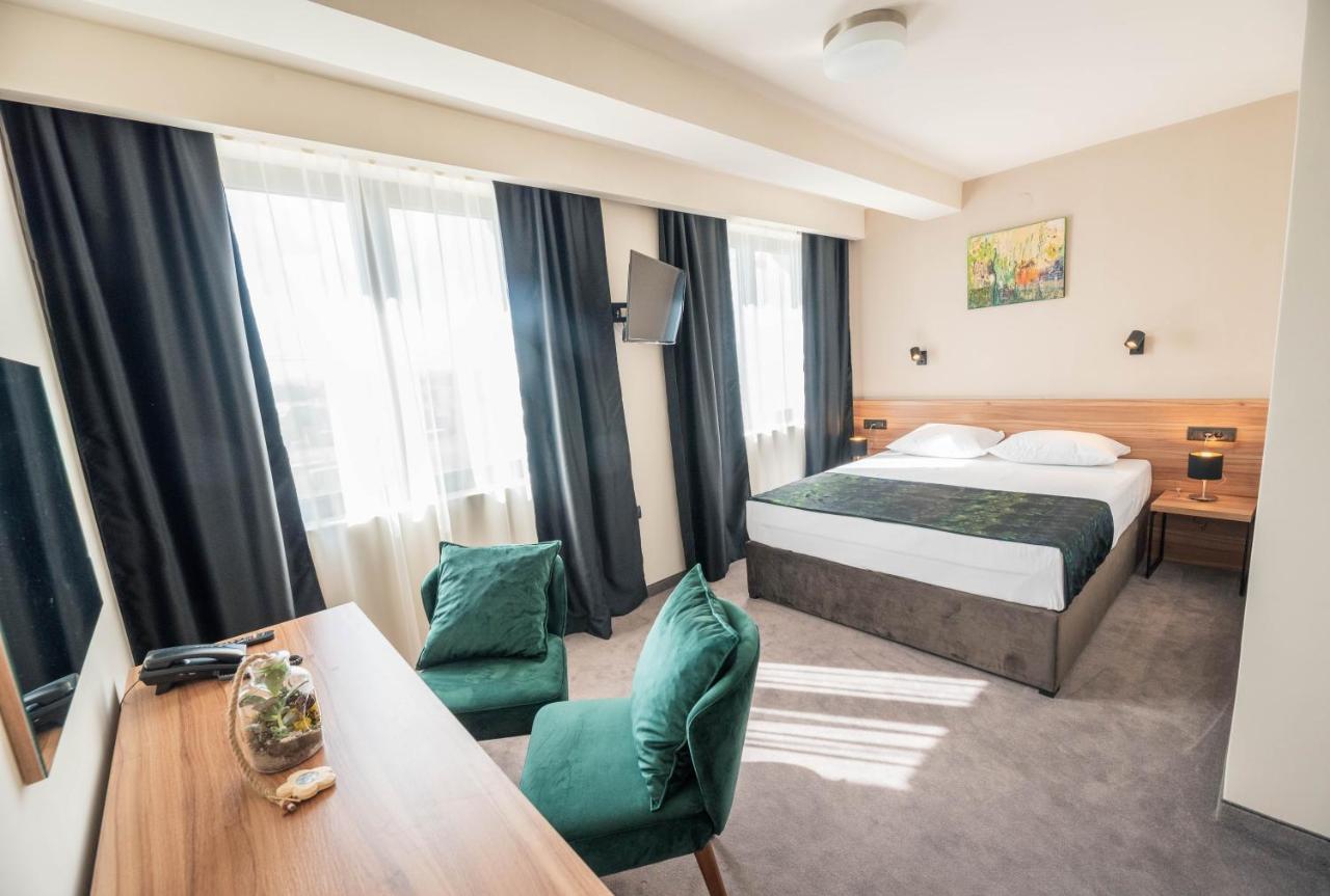 Hotel Aloha Ni Kültér fotó