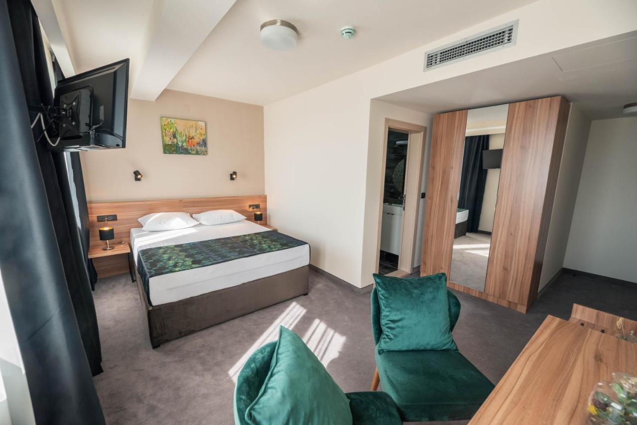 Hotel Aloha Ni Kültér fotó