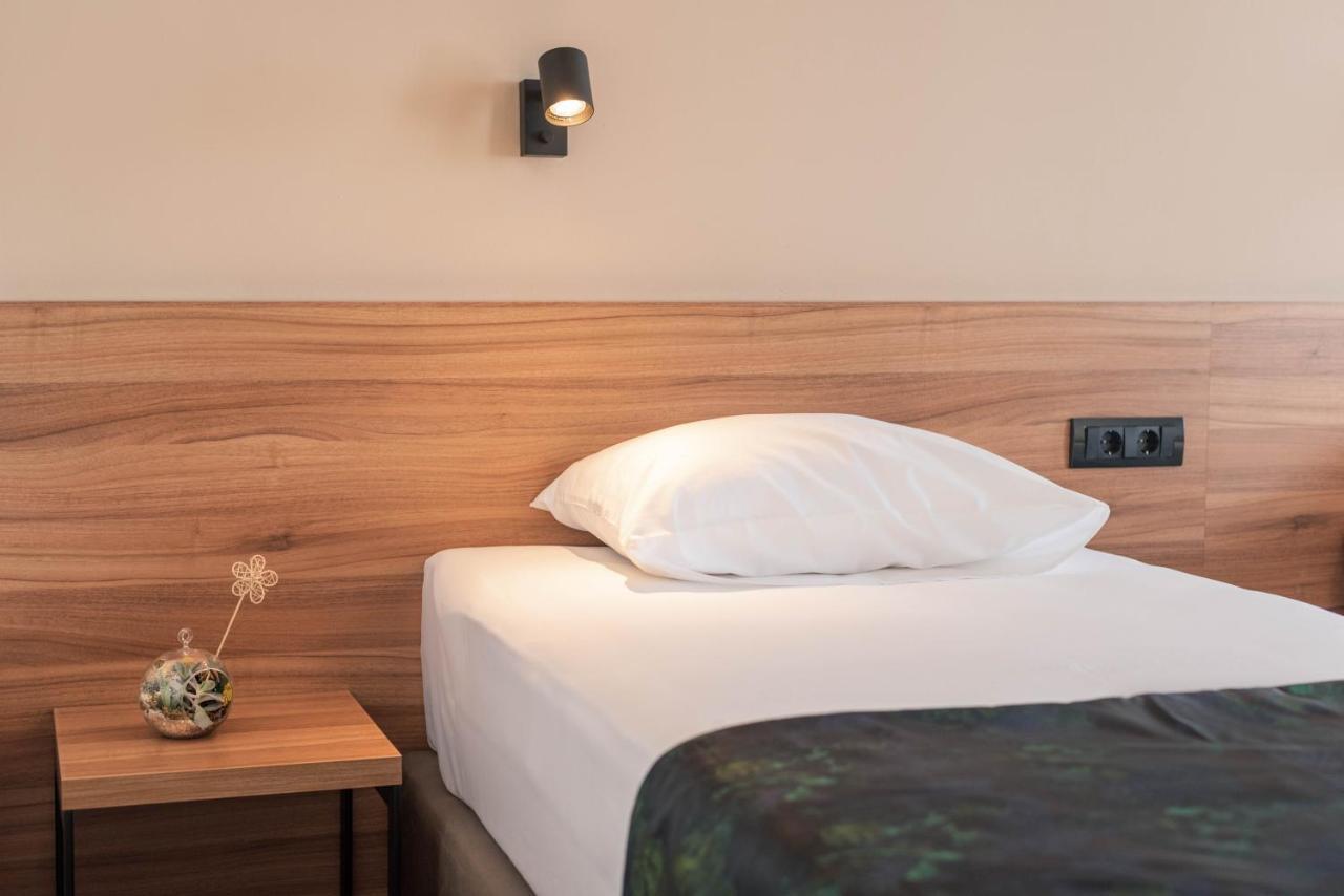 Hotel Aloha Ni Kültér fotó