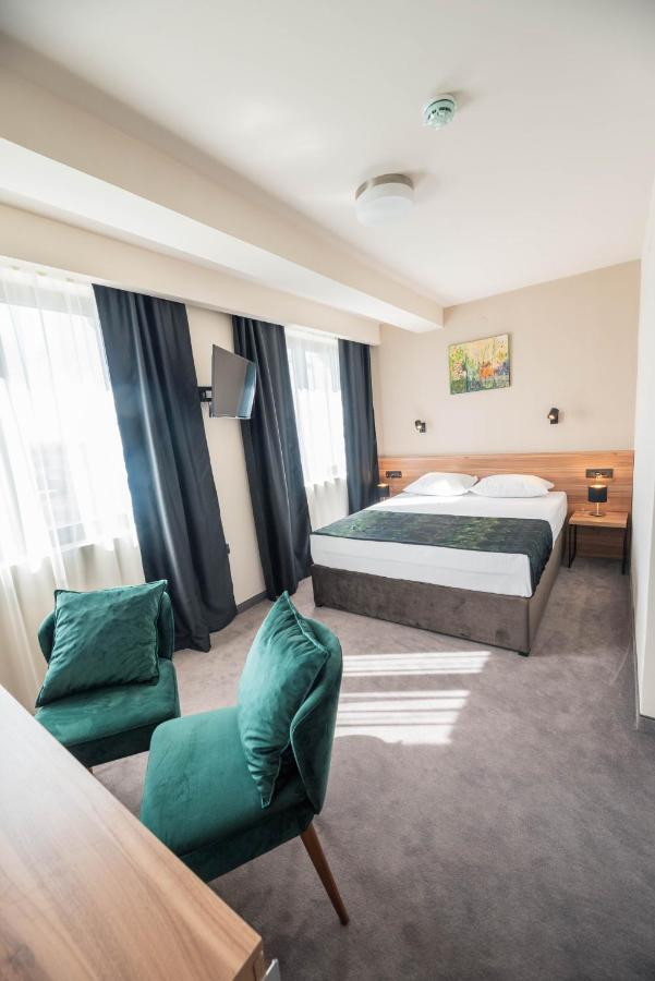 Hotel Aloha Ni Kültér fotó