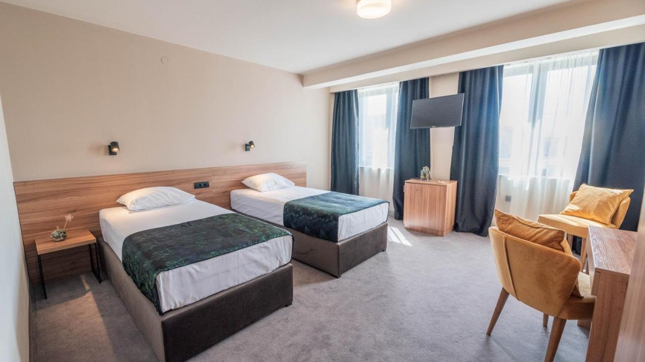 Hotel Aloha Ni Kültér fotó