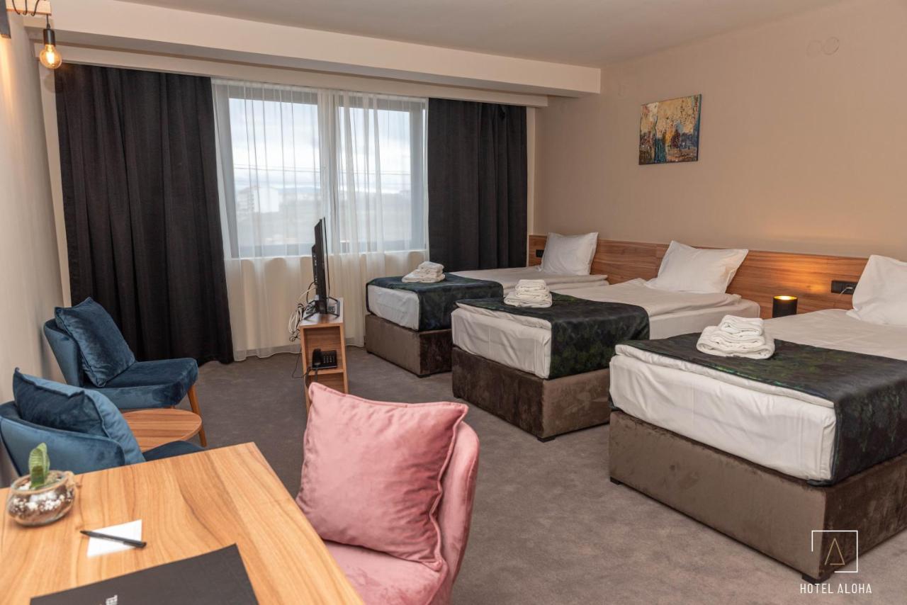 Hotel Aloha Ni Kültér fotó